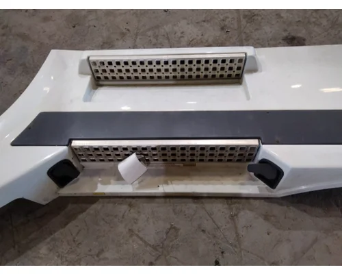 VOLVO VNL CAB SKIRTSIDE FAIRING