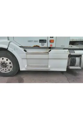 VOLVO VNL CAB SKIRT/SIDE FAIRING