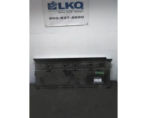 VOLVO VNL CAB SKIRTSIDE FAIRING