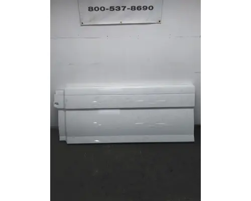 VOLVO VNL CAB SKIRTSIDE FAIRING