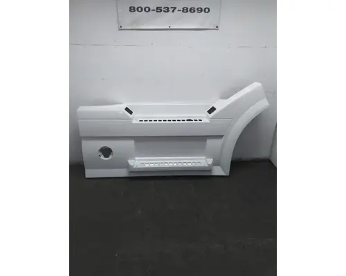 VOLVO VNL CAB SKIRTSIDE FAIRING