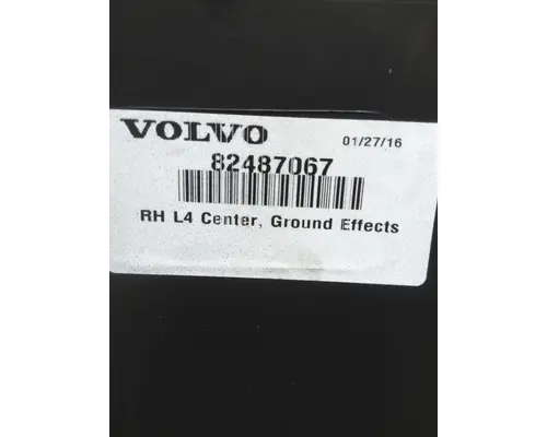 VOLVO VNL CAB SKIRTSIDE FAIRING