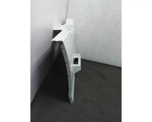 VOLVO VNL CAB SKIRTSIDE FAIRING