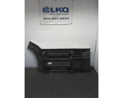 VOLVO VNL CAB SKIRTSIDE FAIRING