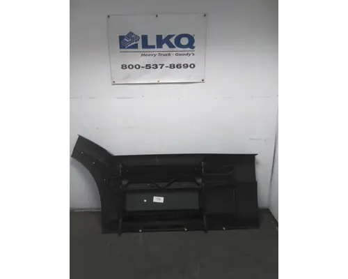 VOLVO VNL CAB SKIRTSIDE FAIRING