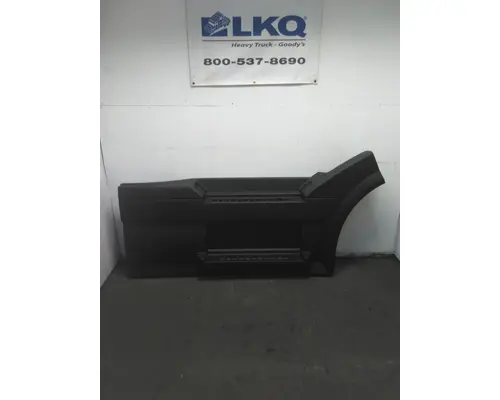 VOLVO VNL CAB SKIRTSIDE FAIRING