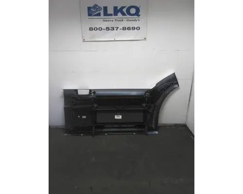 VOLVO VNL CAB SKIRTSIDE FAIRING