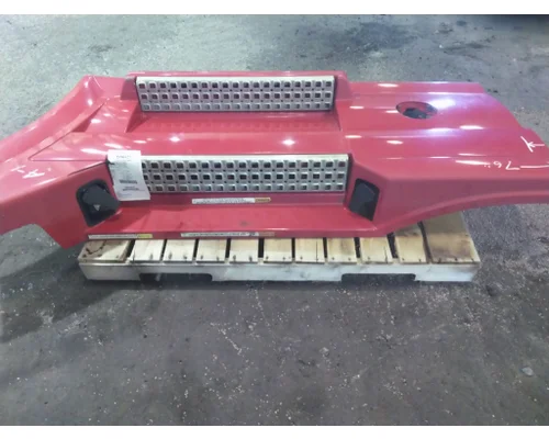 VOLVO VNL CAB SKIRTSIDE FAIRING