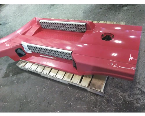 VOLVO VNL CAB SKIRTSIDE FAIRING
