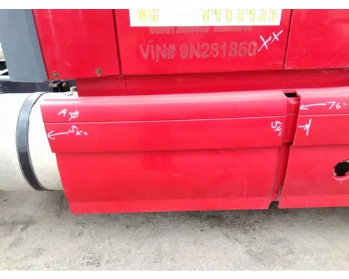 VOLVO VNL CAB SKIRTSIDE FAIRING