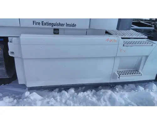 VOLVO VNL CAB SKIRTSIDE FAIRING