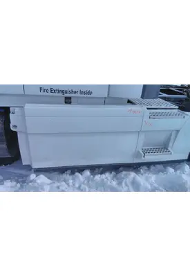 VOLVO VNL CAB SKIRT/SIDE FAIRING