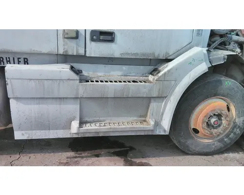 VOLVO VNL CAB SKIRTSIDE FAIRING