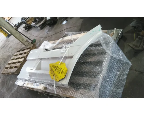 VOLVO VNL CAB SKIRTSIDE FAIRING