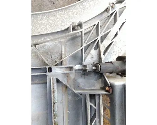 VOLVO VNL CAB SKIRTSIDE FAIRING