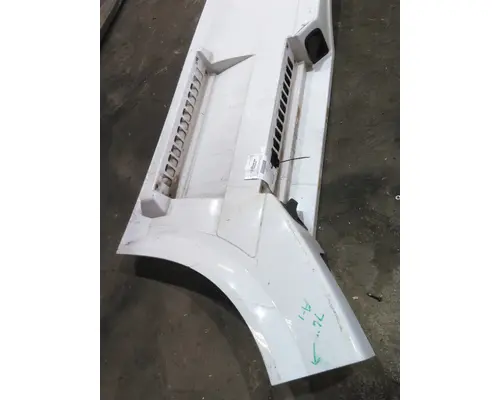 VOLVO VNL CAB SKIRTSIDE FAIRING