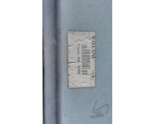 VOLVO VNL CAB SKIRTSIDE FAIRING