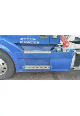 VOLVO VNL CAB SKIRT/SIDE FAIRING