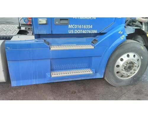 VOLVO VNL CAB SKIRTSIDE FAIRING