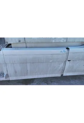VOLVO VNL CAB SKIRT/SIDE FAIRING