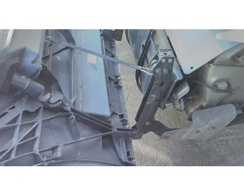 VOLVO VNL CAB SKIRTSIDE FAIRING