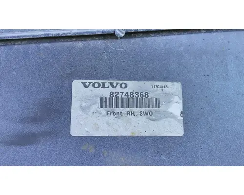 VOLVO VNL CAB SKIRTSIDE FAIRING