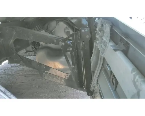 VOLVO VNL CAB SKIRTSIDE FAIRING