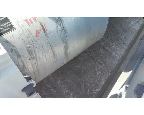 VOLVO VNL CAB SKIRTSIDE FAIRING