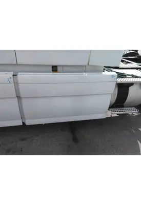 VOLVO VNL CAB SKIRT/SIDE FAIRING