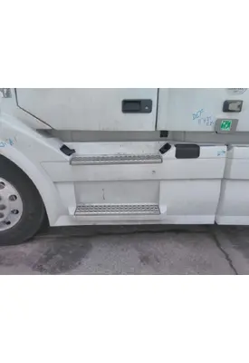 VOLVO VNL CAB SKIRT/SIDE FAIRING