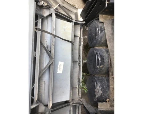 VOLVO VNL CAB SKIRTSIDE FAIRING