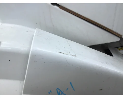 VOLVO VNL CAB SKIRTSIDE FAIRING