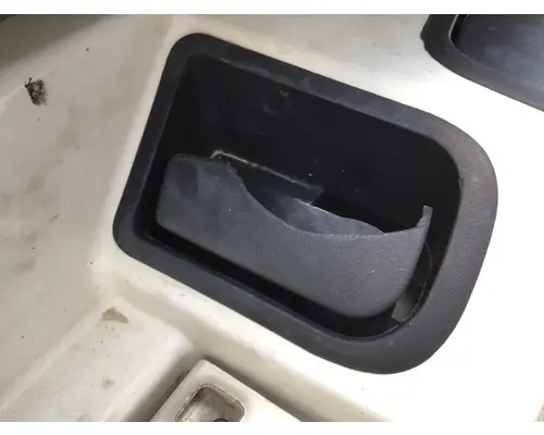 VOLVO VNL CAB SKIRTSIDE FAIRING