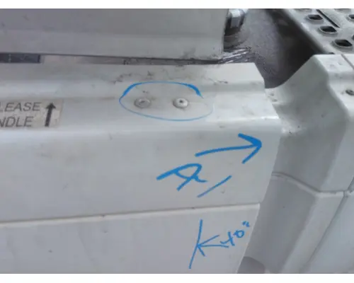 VOLVO VNL CAB SKIRTSIDE FAIRING