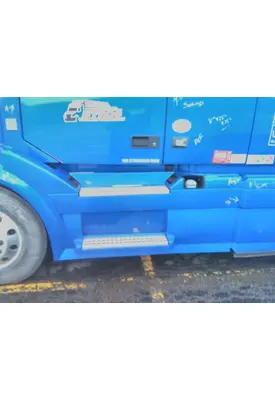 VOLVO VNL CAB SKIRT/SIDE FAIRING