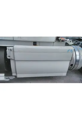 VOLVO VNL CAB SKIRT/SIDE FAIRING