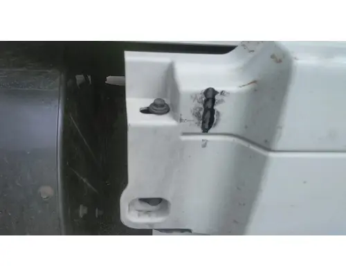 VOLVO VNL CAB SKIRTSIDE FAIRING