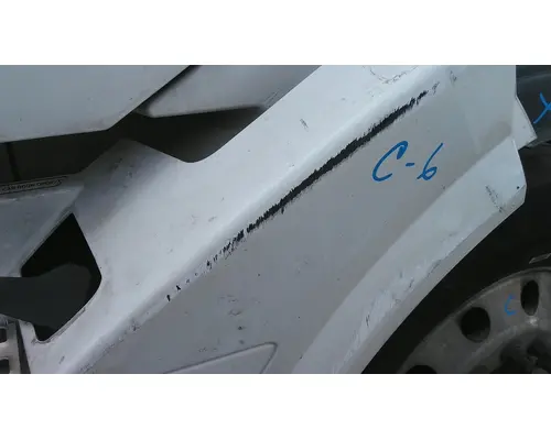 VOLVO VNL CAB SKIRTSIDE FAIRING