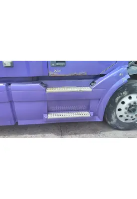 VOLVO VNL CAB SKIRT/SIDE FAIRING