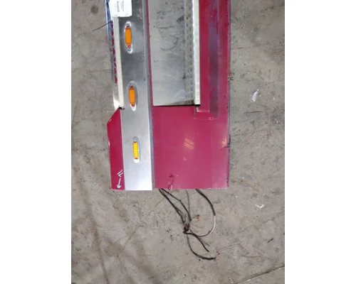 VOLVO VNL CAB SKIRTSIDE FAIRING