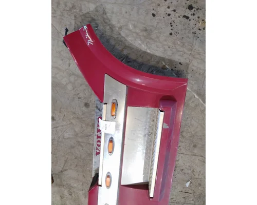 VOLVO VNL CAB SKIRTSIDE FAIRING