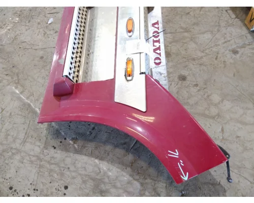 VOLVO VNL CAB SKIRTSIDE FAIRING