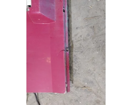 VOLVO VNL CAB SKIRTSIDE FAIRING