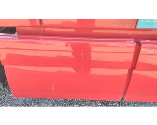 VOLVO VNL CAB SKIRTSIDE FAIRING