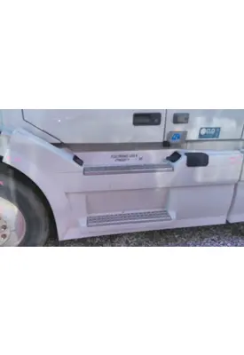 VOLVO VNL CAB SKIRT/SIDE FAIRING