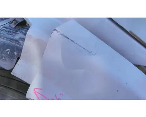 VOLVO VNL CAB SKIRTSIDE FAIRING