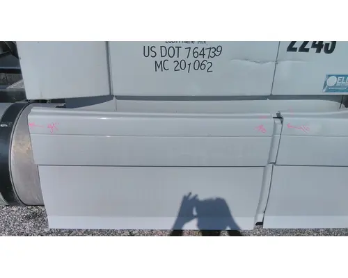 VOLVO VNL CAB SKIRTSIDE FAIRING
