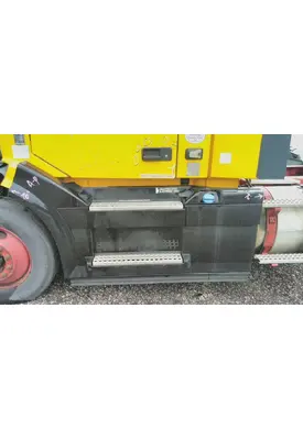VOLVO VNL CAB SKIRT/SIDE FAIRING