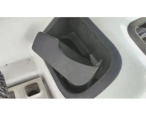 VOLVO VNL CAB SKIRTSIDE FAIRING