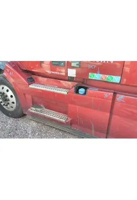 VOLVO VNL CAB SKIRT/SIDE FAIRING